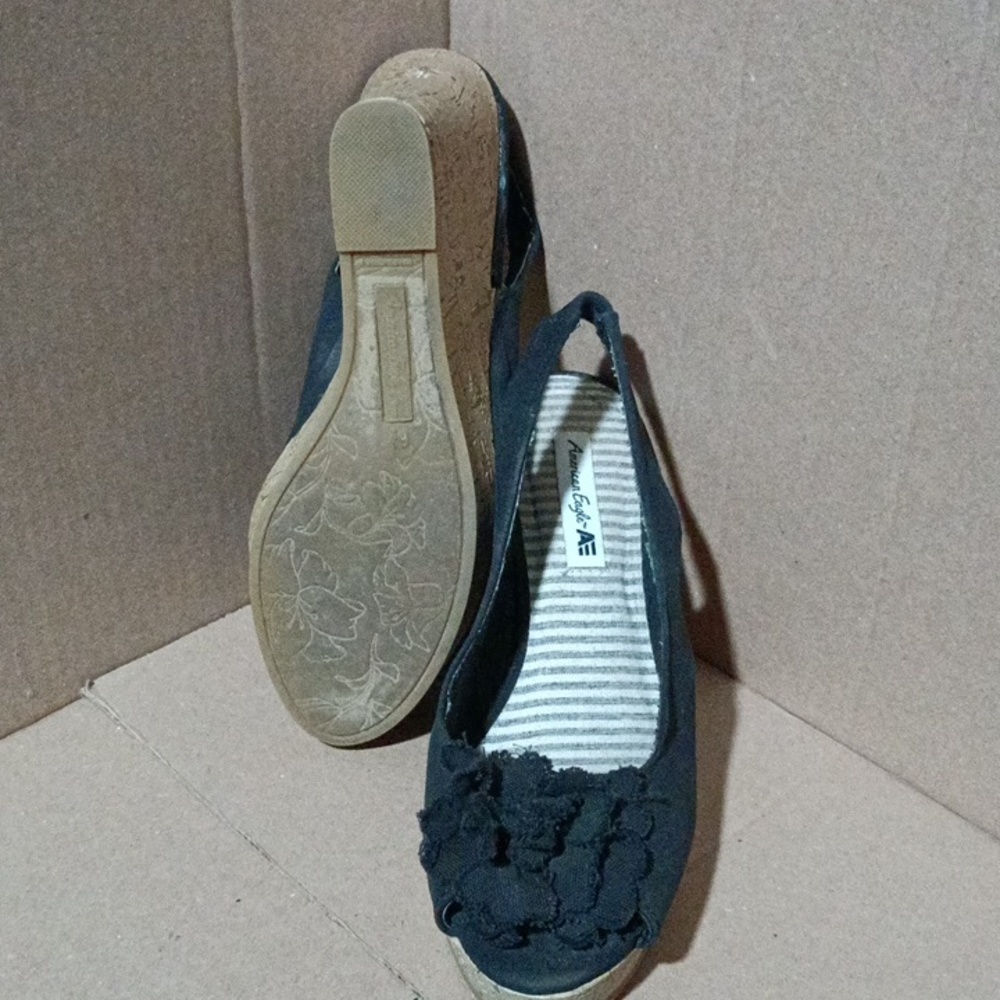 Shoes - Picture 4 of 5